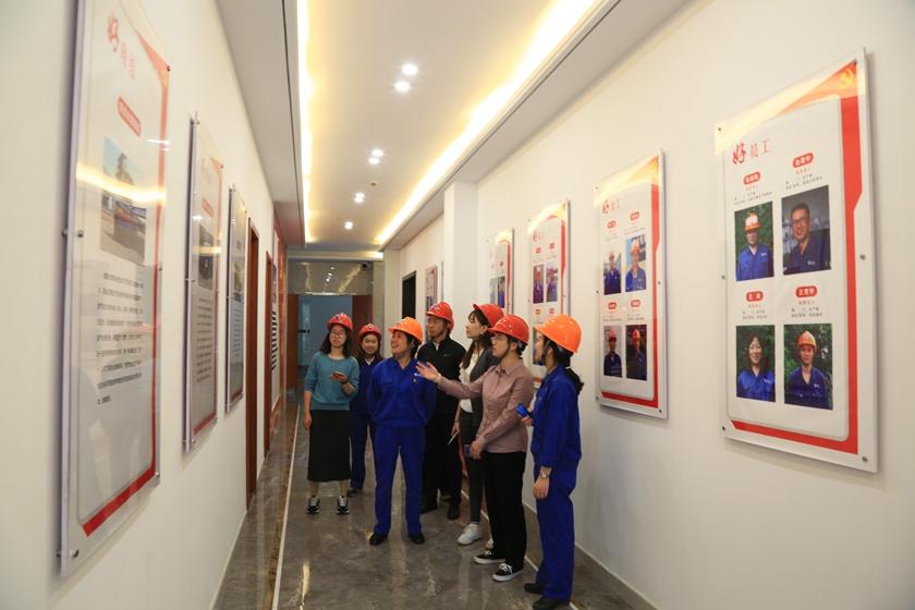 党委工作部副部长江盈一行 (2)_副本.jpg